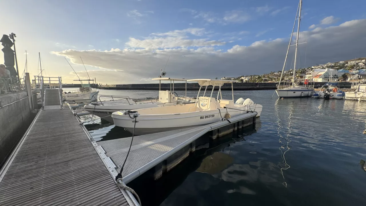 bateau de pêche au gros en mer Reunion Fishing Club fishloc 2